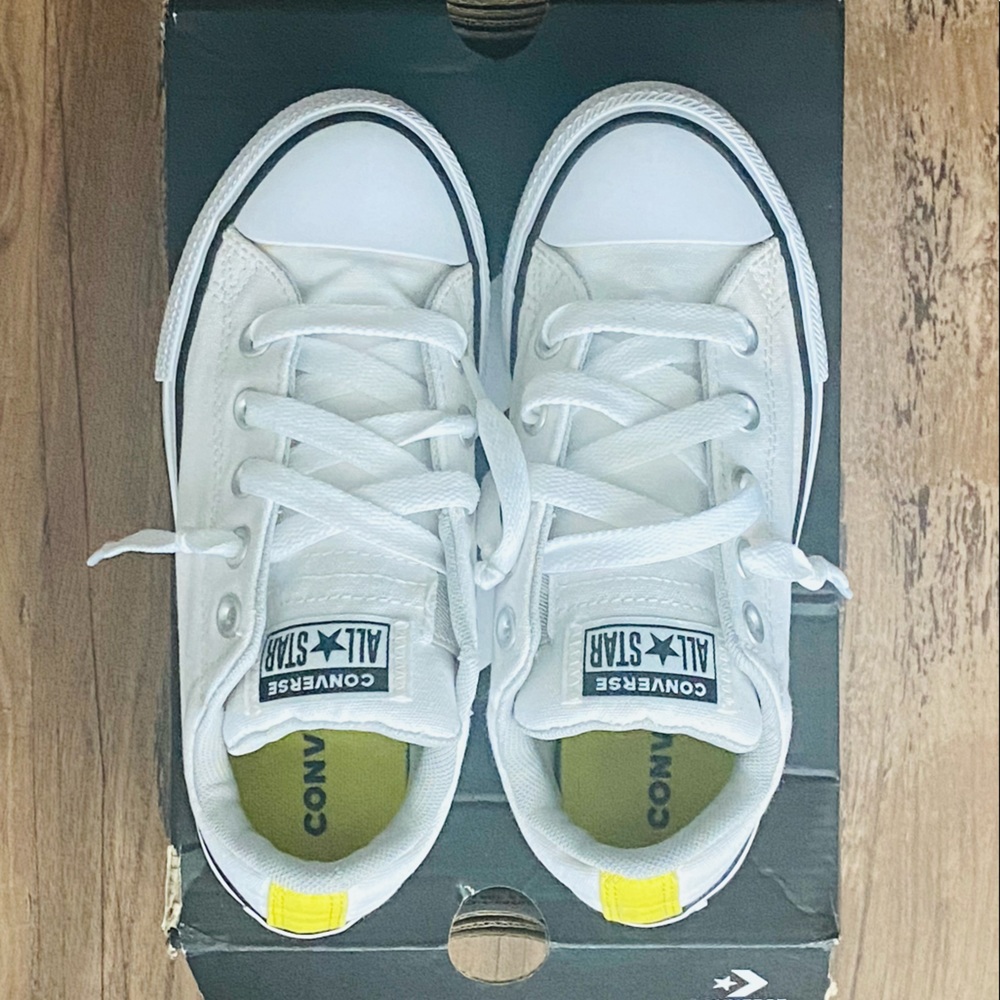 Kids Converse size 1